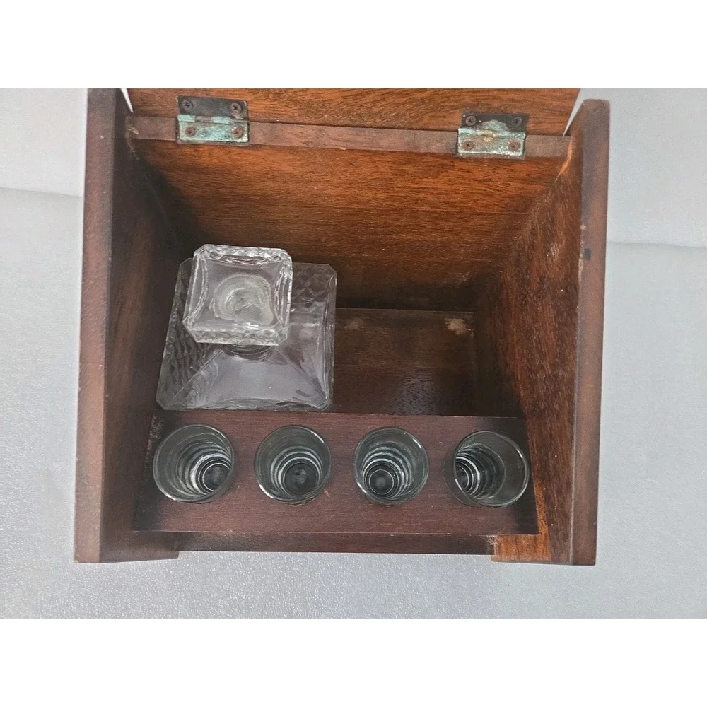 VINTAGE MID CENTURY WOODEN MINI LIQUOR BAR CABINET With Shot Glasses And Bottle